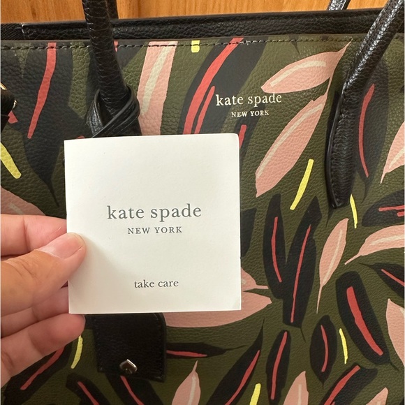 Kate Spade Eva medium zippered satchel in Modern Feather - Picture 3 of 8